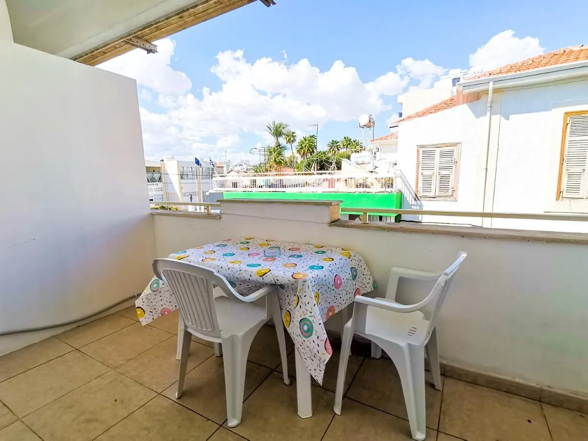 Kwatera prywatna Central Square Nomadic Rooms Larnaca