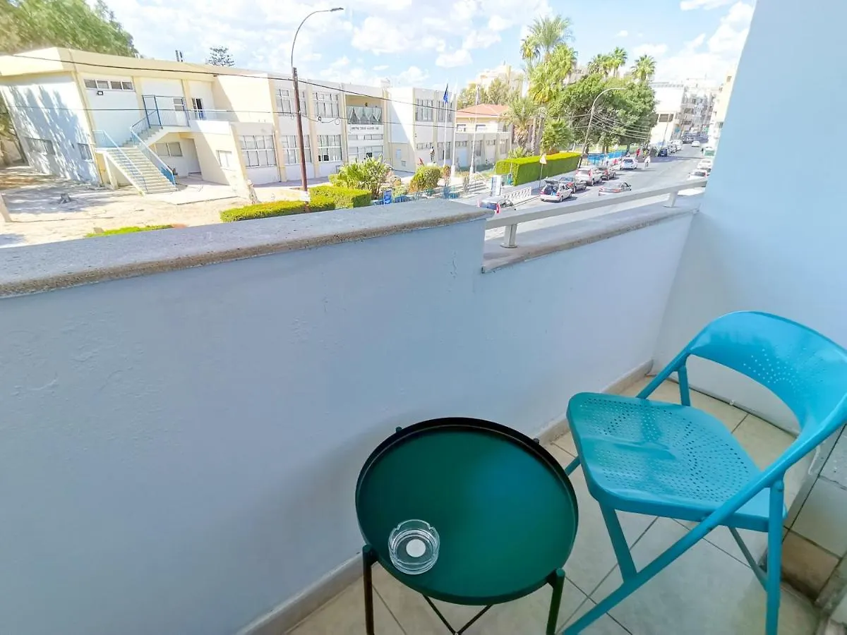 Central Square Nomadic Rooms Λάρνακα 0*,
